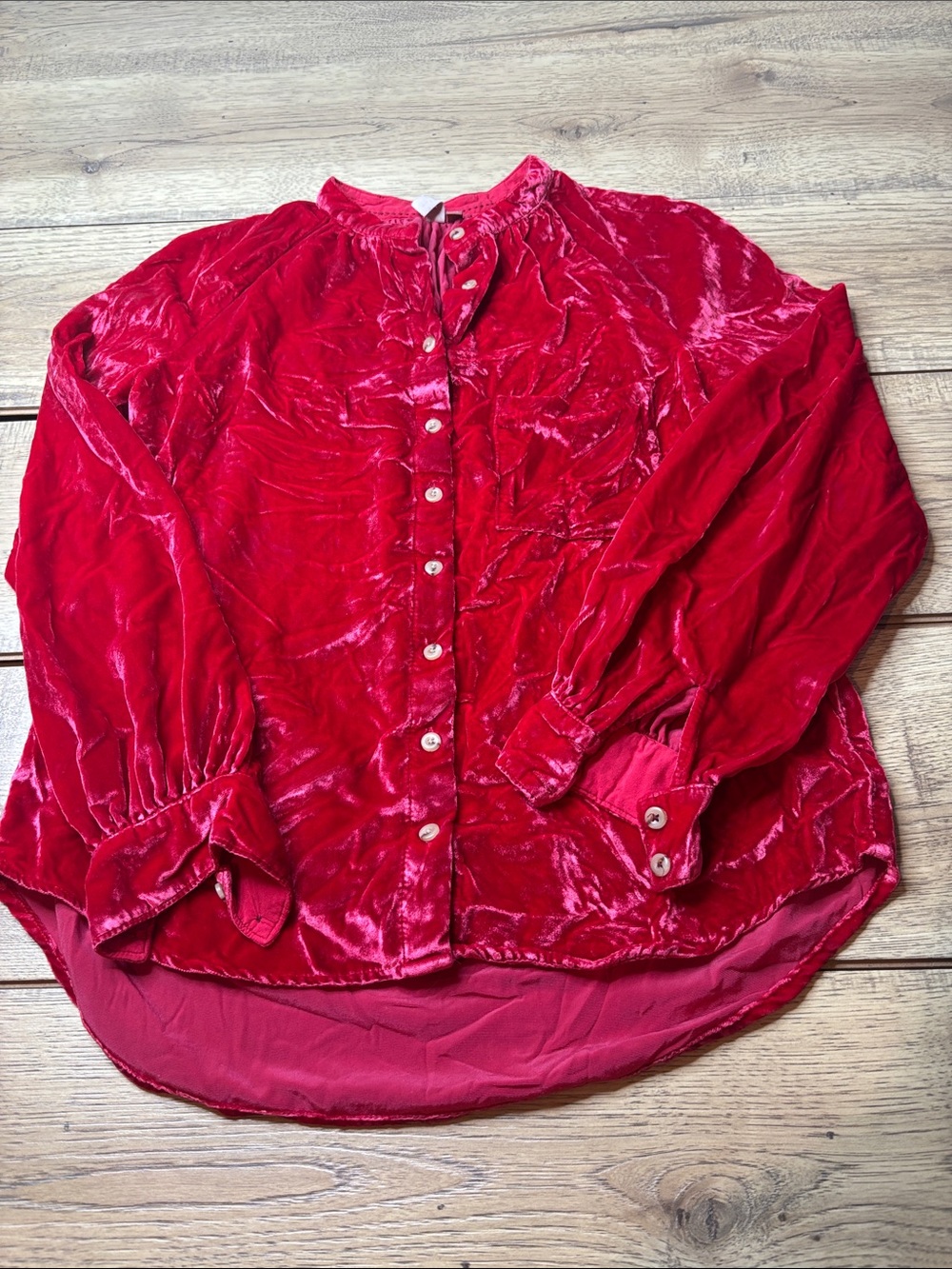 Women’s Pilco by Anthropologie Crushed Velvet Button-Up Blouse in Red Size Small